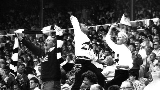 1988CheerSquad_VictoriaPark 1988CheerSquad_VictoriaPark